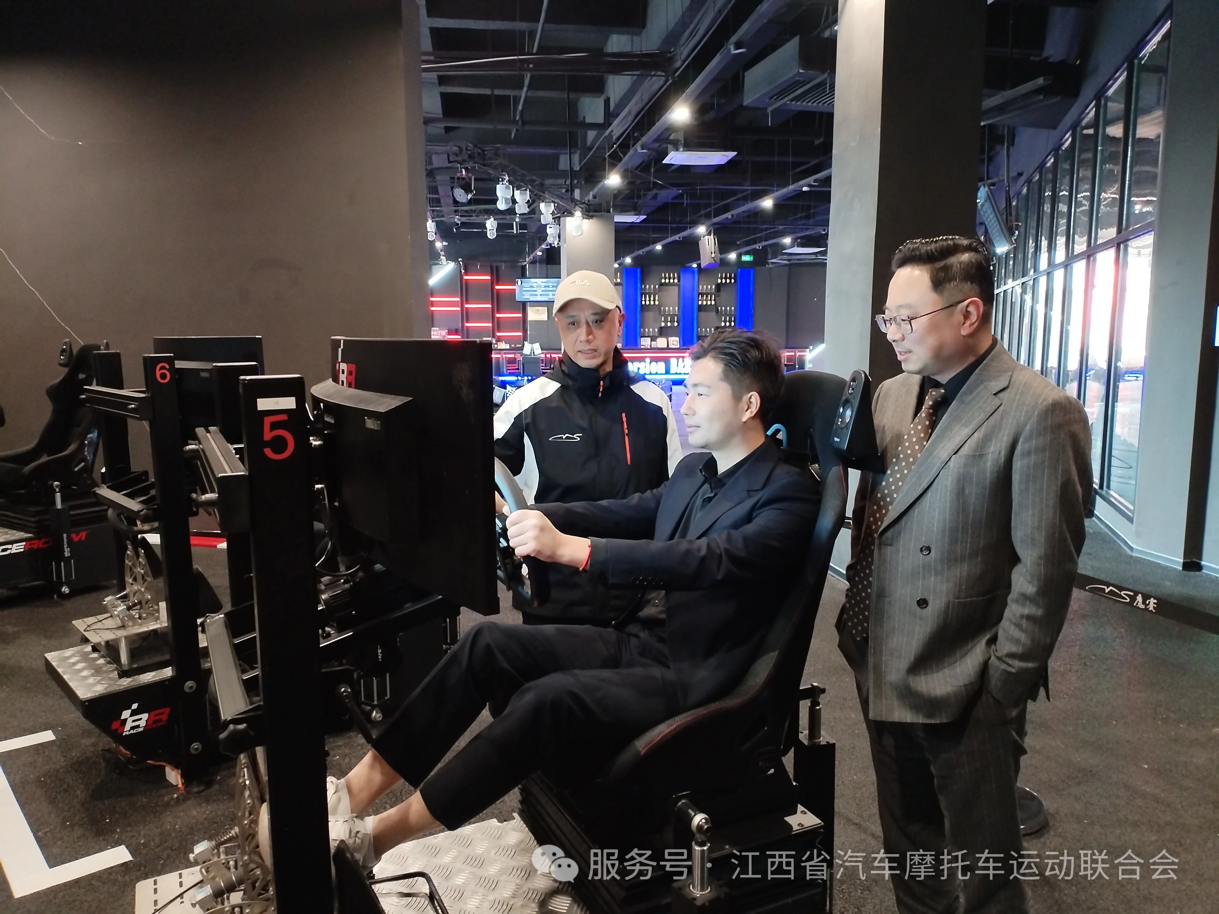 江西(xī)省汽聯與成都(dōu)市(shì)汽車(chē)摩托車(chē)運動聯合會(huì)簽署戰略合作(zuò) 江西(xī)省汽聯與成都(dōu)市(shì)汽車(chē)摩托車(chē)運動聯合會(huì)簽署戰略合作(zuò)